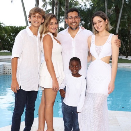 Rafael Araneda with his four children.